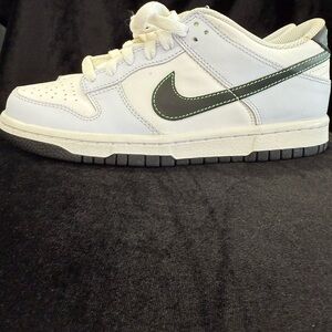Nike White and Gray Sneakers with Green Accents